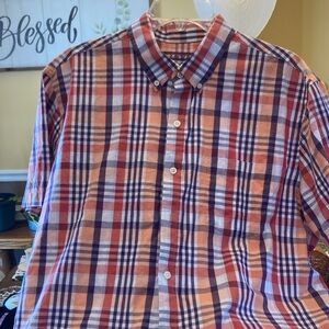 IZOD Short Sleeve Men's Button Down Plaid Shirt size XL/TG/XG. Great condition.